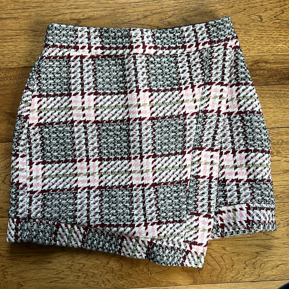NWT black tan pink burgundy tweed mini skirt forever 21 size small houndstooth